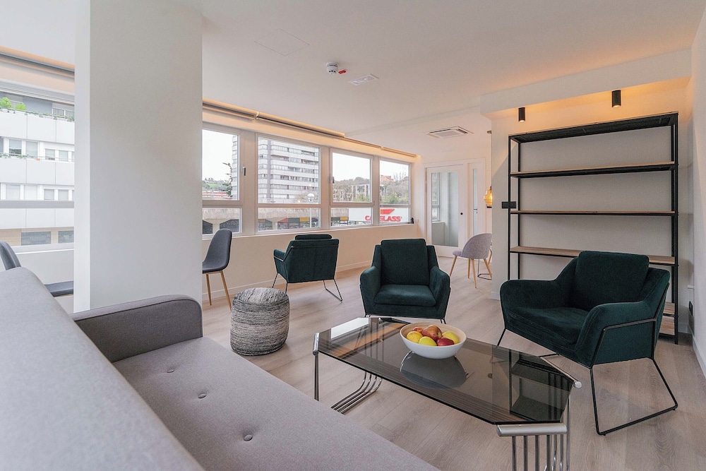 Hotel Distrito Oeste 32/50