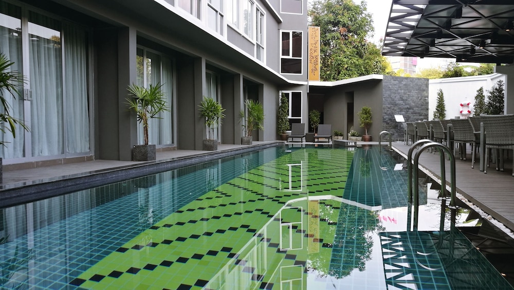 Ae Lana Chiang Mai Eclectic 60/64
