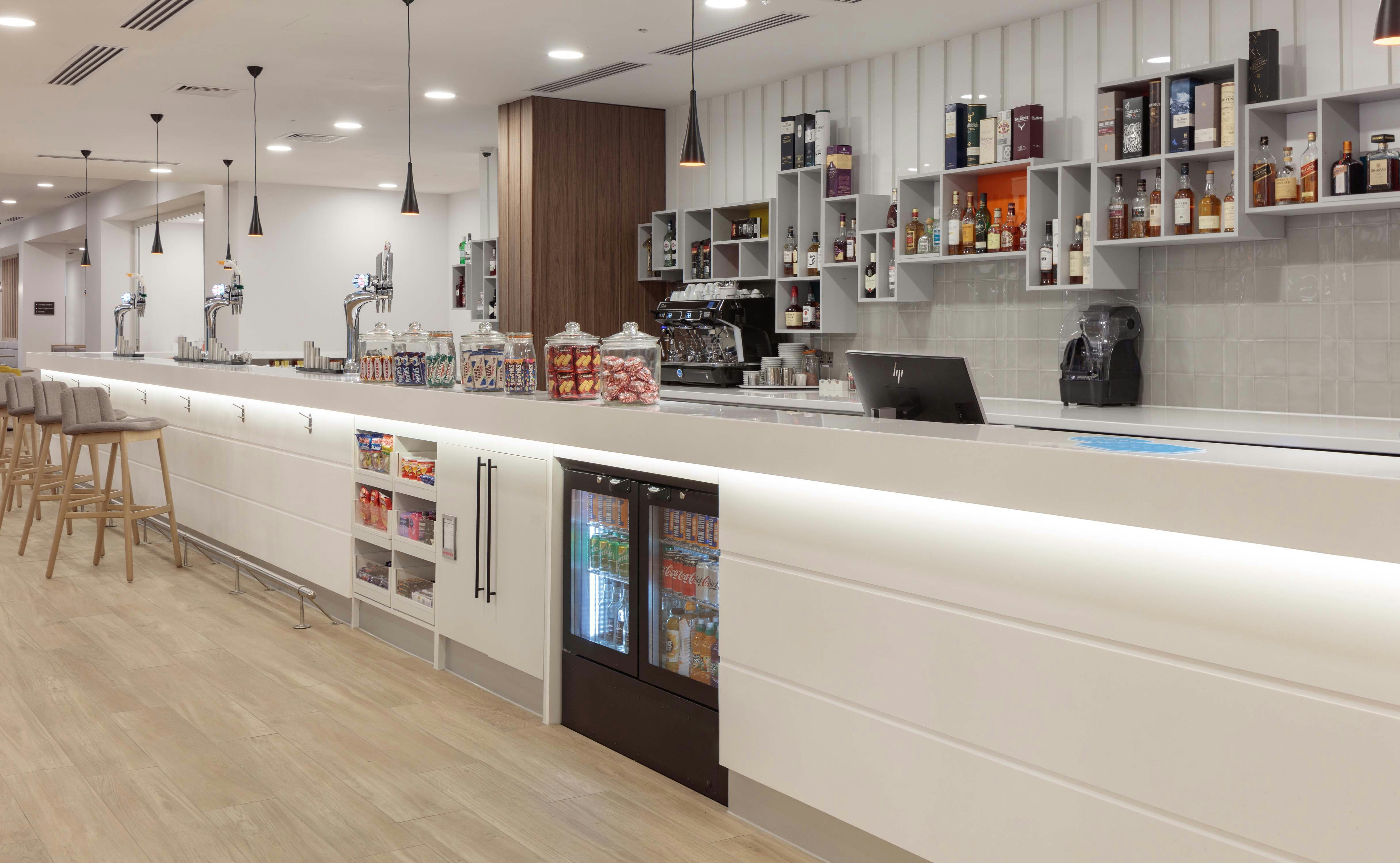 Hampton By Hilton Edinburgh Airport 6/56