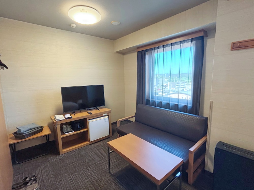 HOTEL ROUTE INN KAKEGAWA INTER 32/45