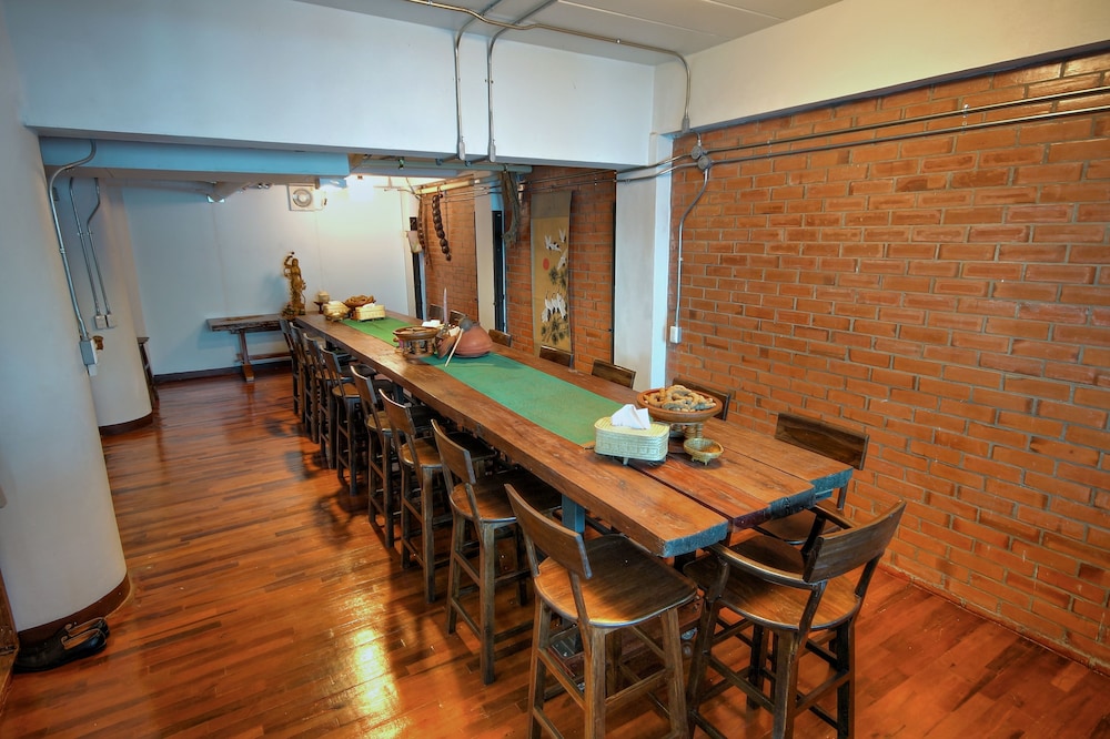 Saengpanya Home Boutique Hotel 63/65