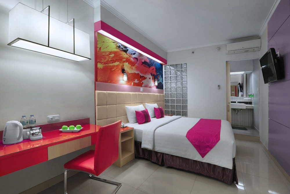 غرفة قياسية بسريرين منفصلين، favehotel Premier Cihampelas 3/4