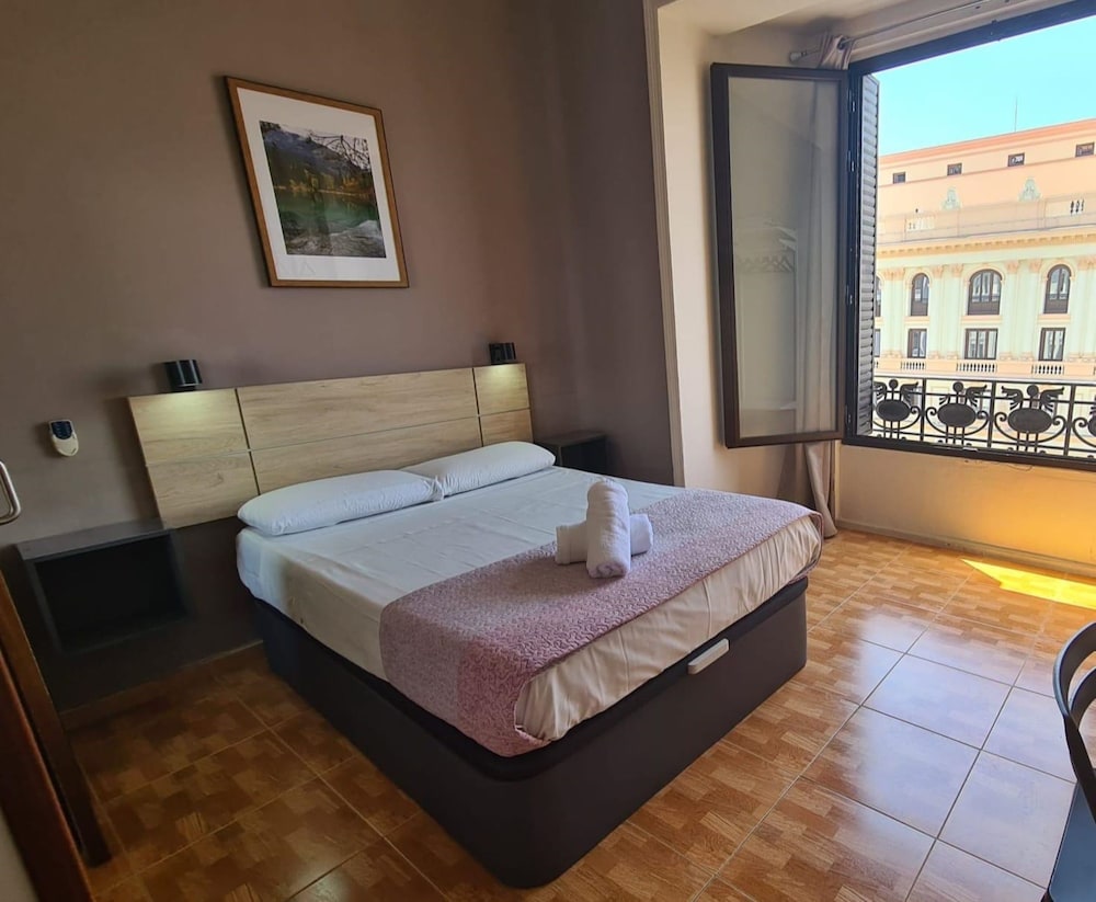 DELUXE, DOUBLE BED, PRIVATE BATHROOM