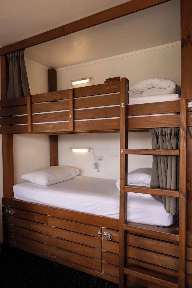 Bed in 5 Bed Dorm Ensuite