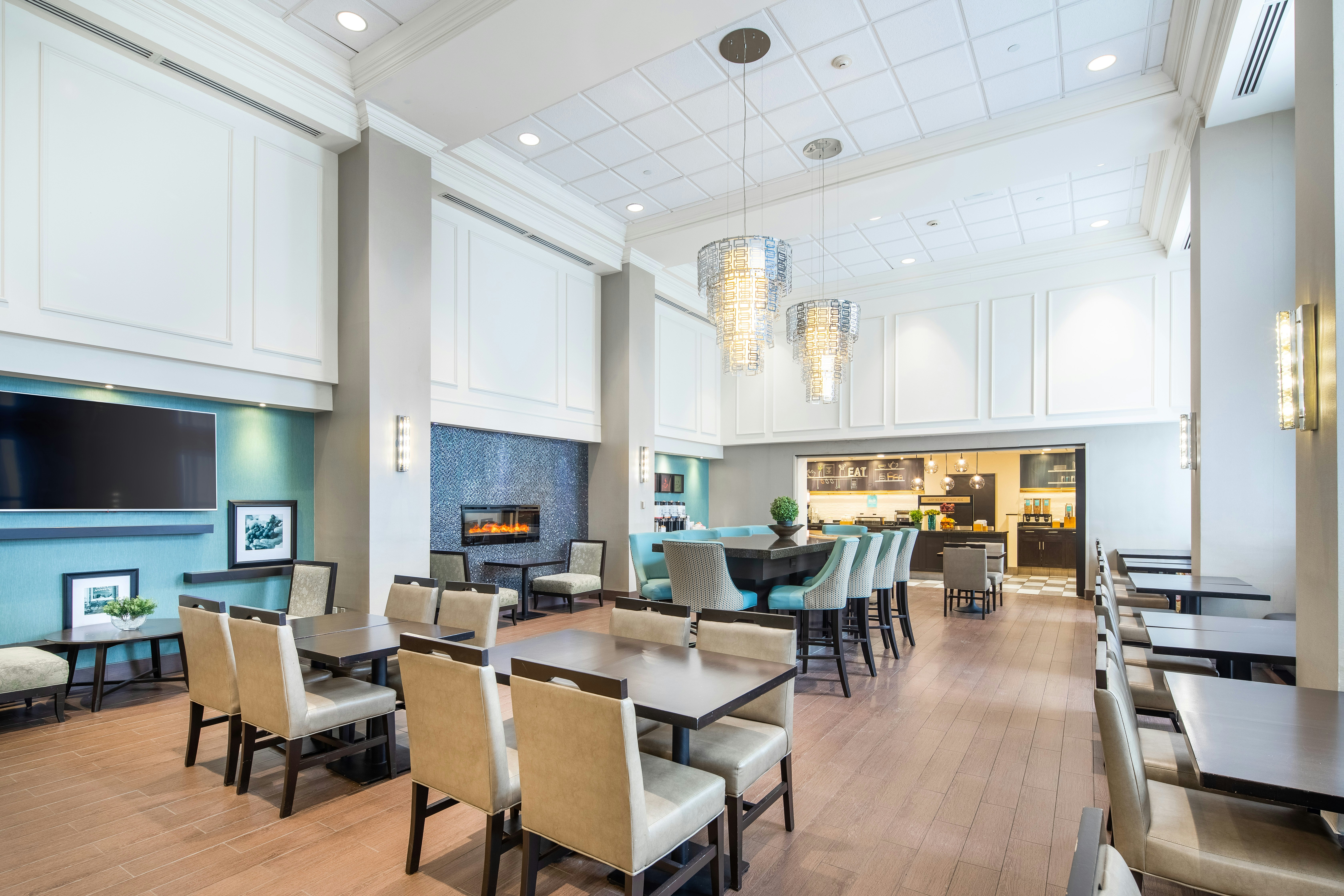 Hampton Inn & Suites By Hilton Toronto Airport 34/39