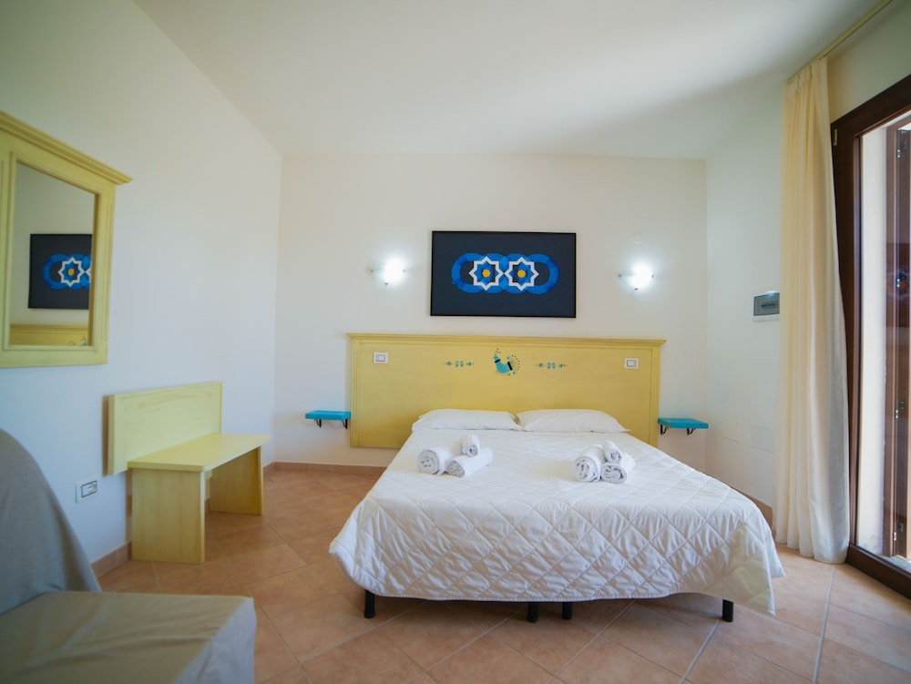 Mimose Beach Village 12/50