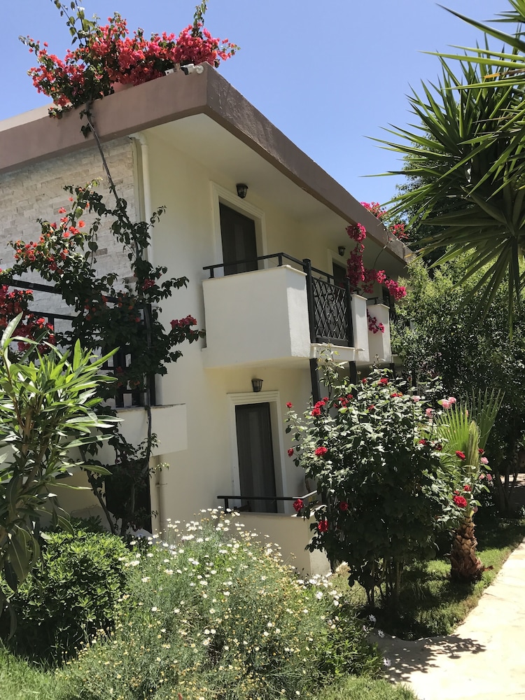 Dardanos Hotel 2/37