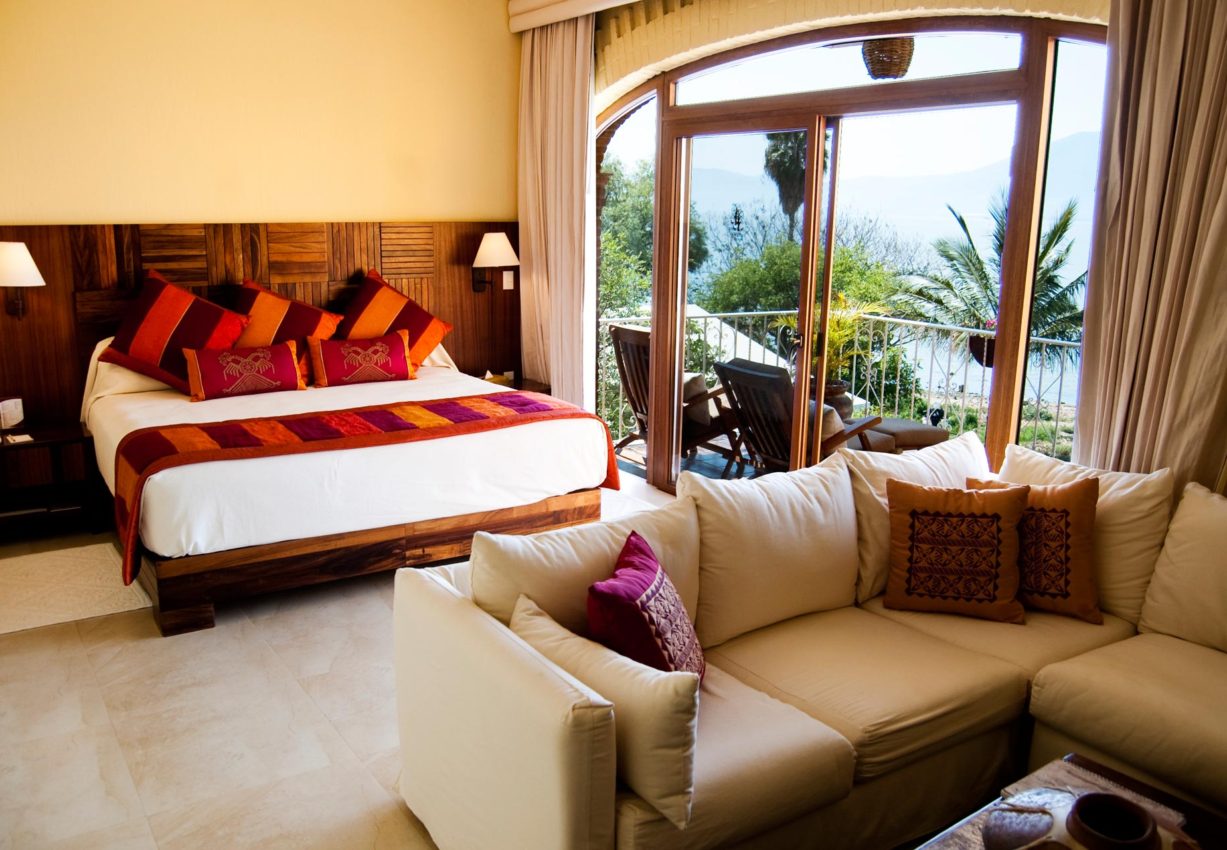 Suite, Lake View