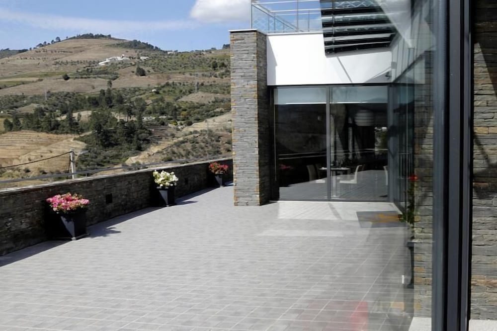 LBV HOUSE HOTEL 43/50