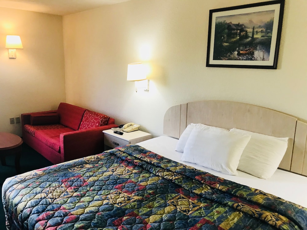 Americas Best Value Inn & Suites Pinckneyville 19/59
