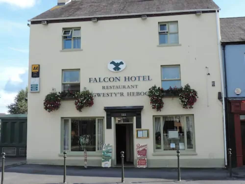 Falcon Hotel 1/30