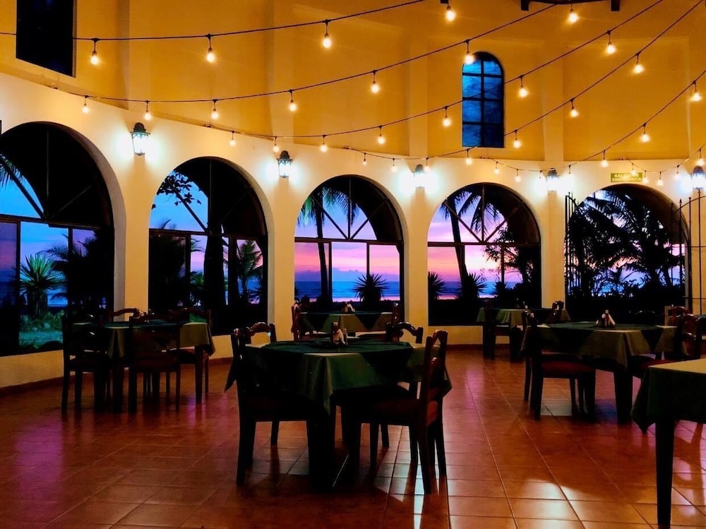 Hotel Delfin Playa Bejuco 25/50