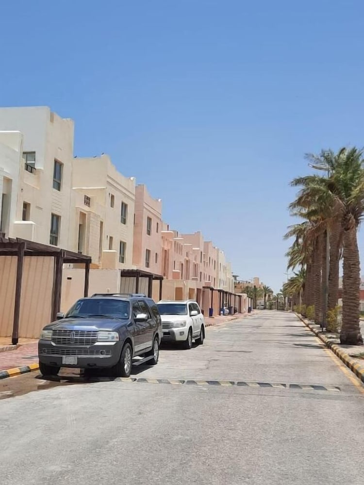 شاليهات ويف(Wave Resort) 10/16