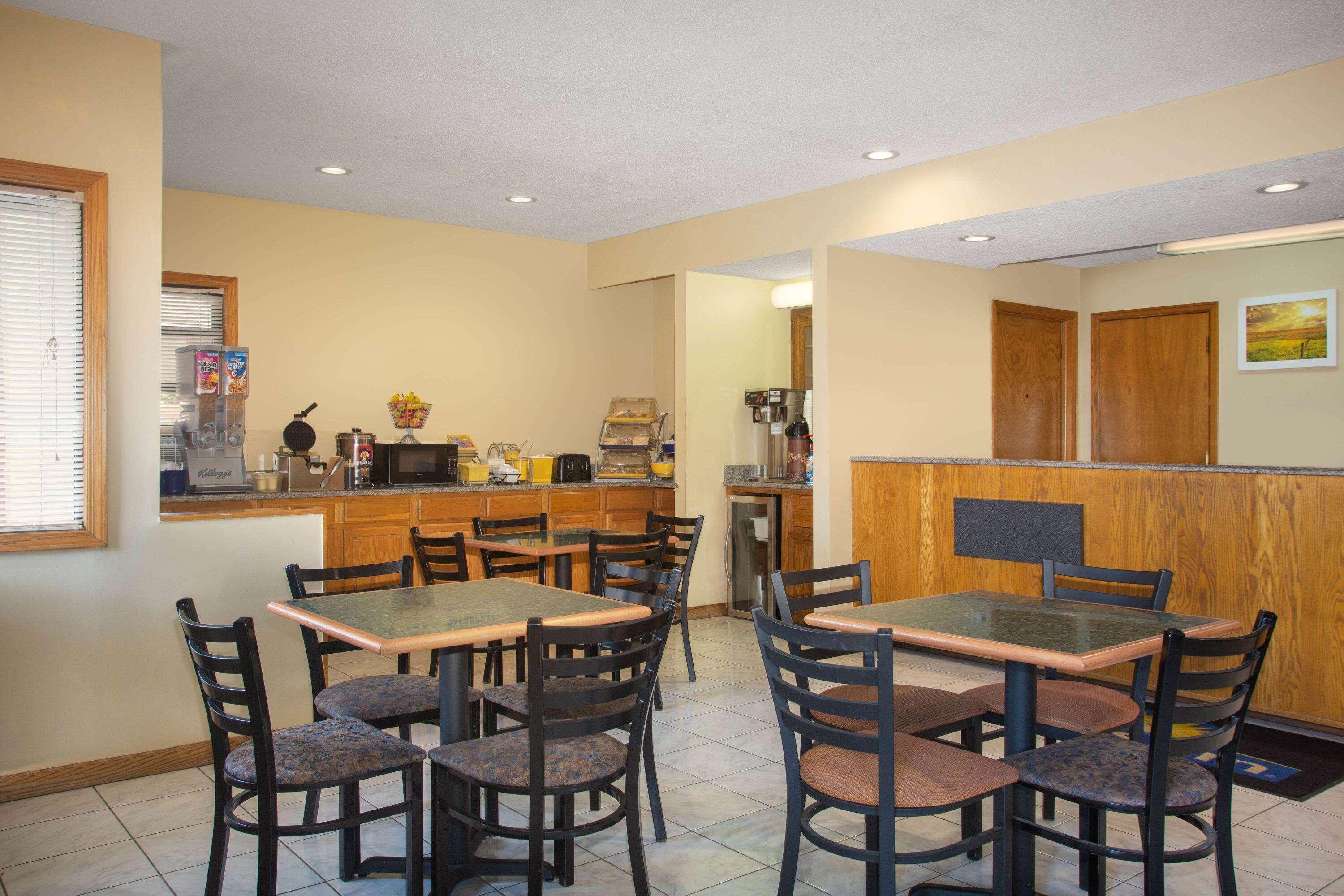 Economy Hotel Wichita- Florence St 32/48