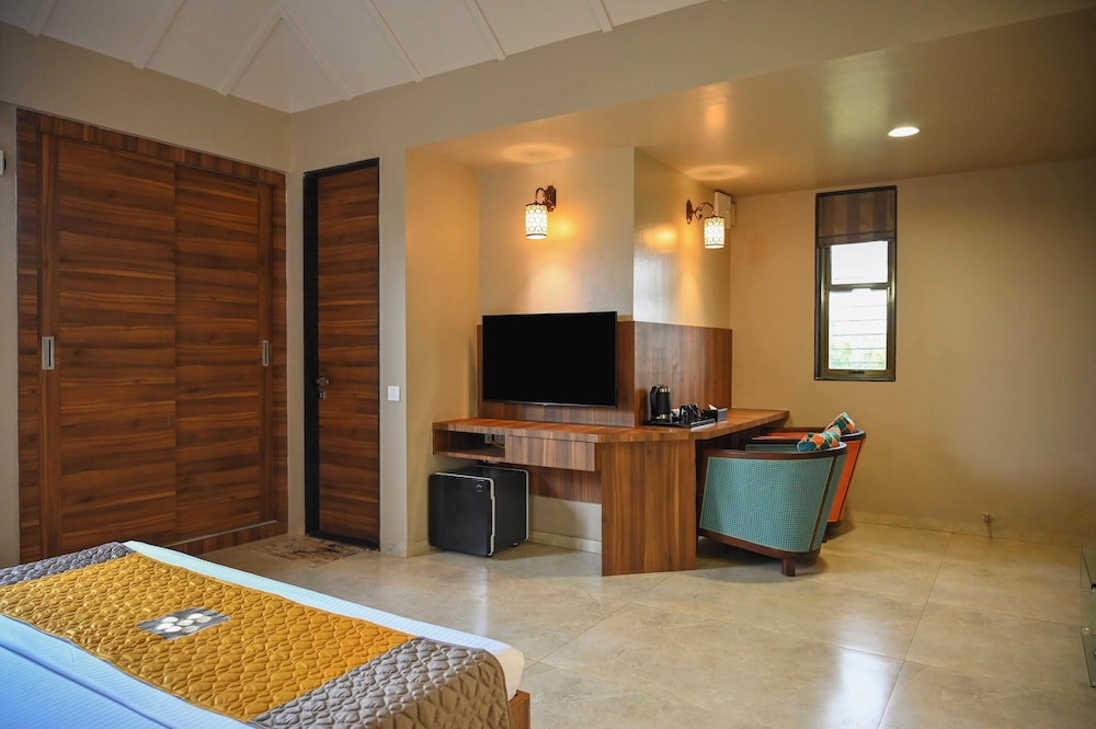 Mastiff Select Riveria Resort, Igatpuri Road, Nashik 43/61