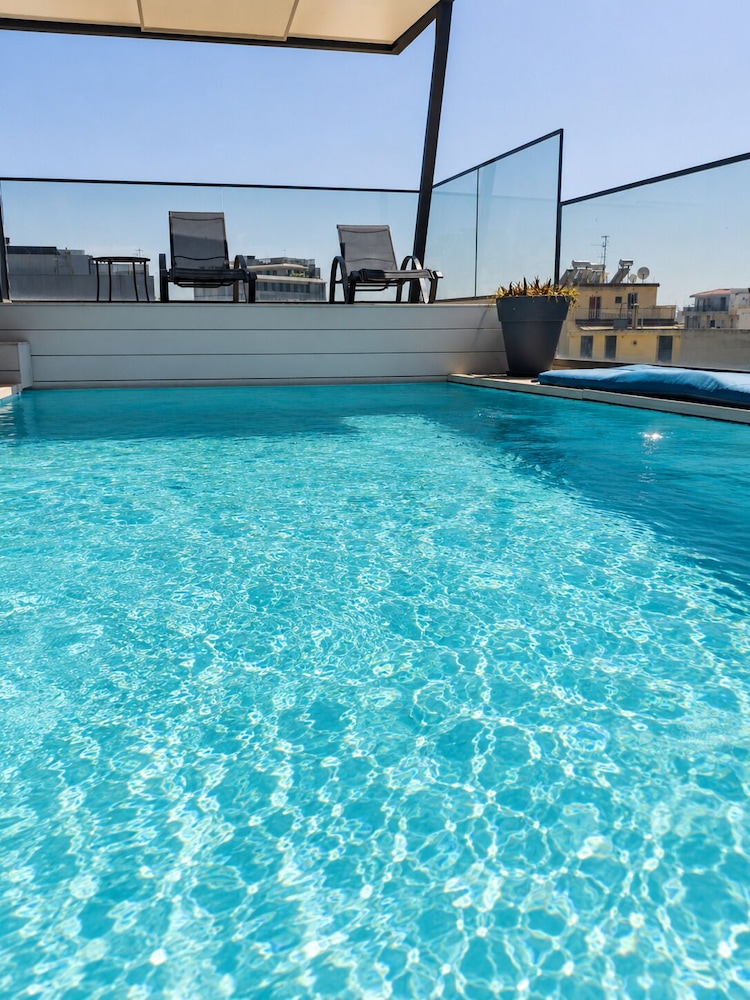 Athina Art Apartments 39/43