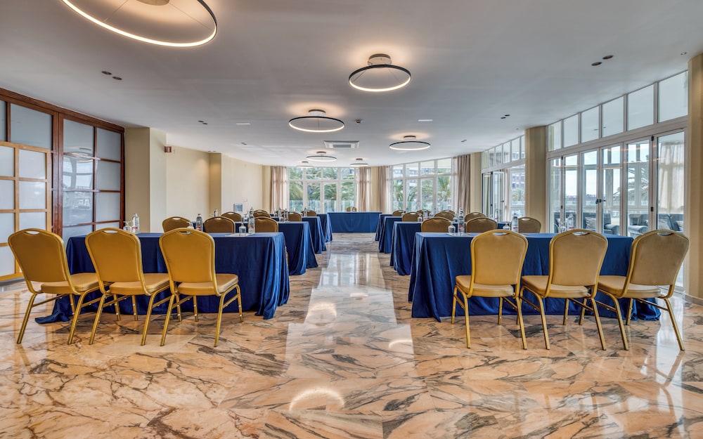 Ohtels Gran Hotel Almeria 38/50