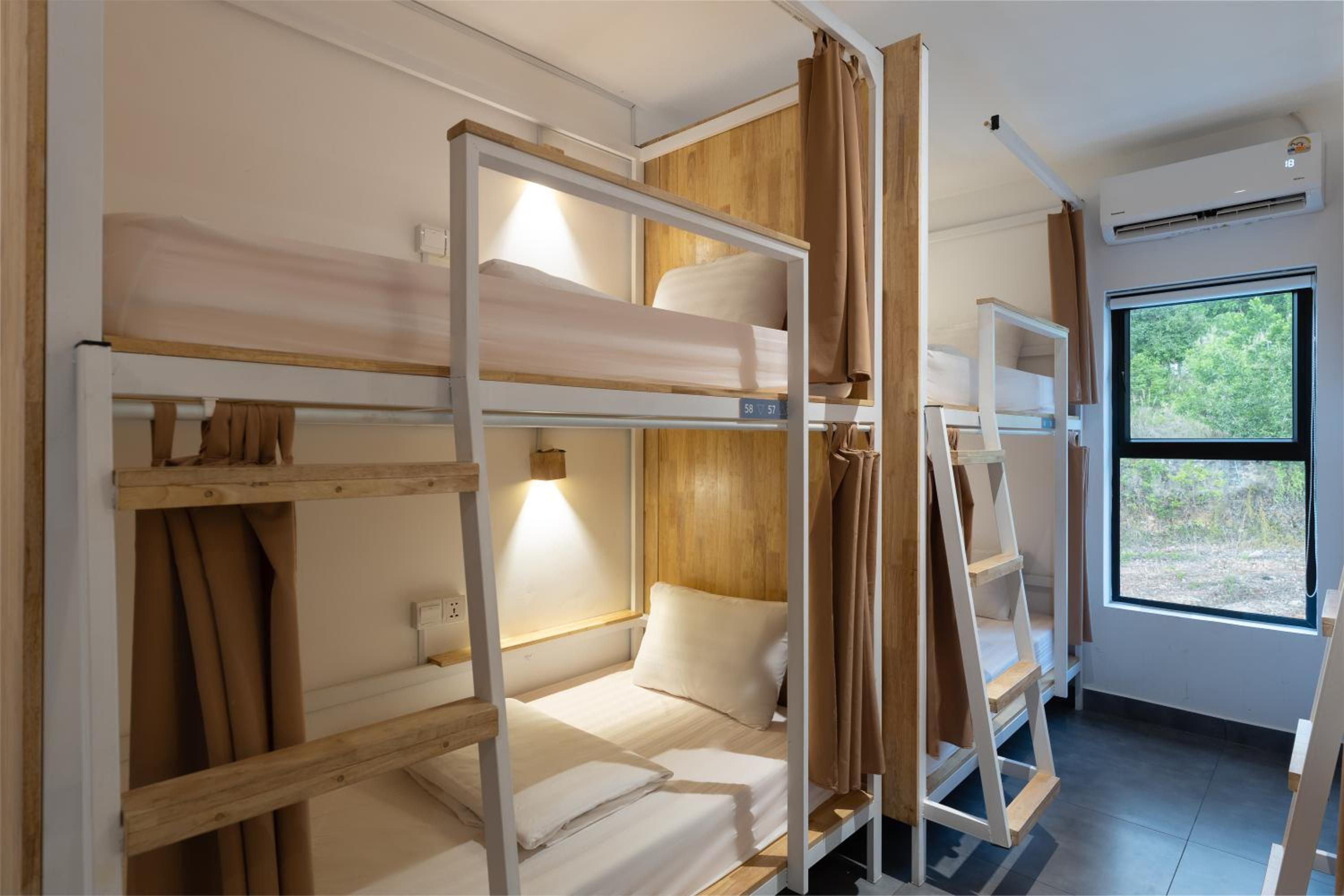 Female Dorm, Female Only, 6 Beds