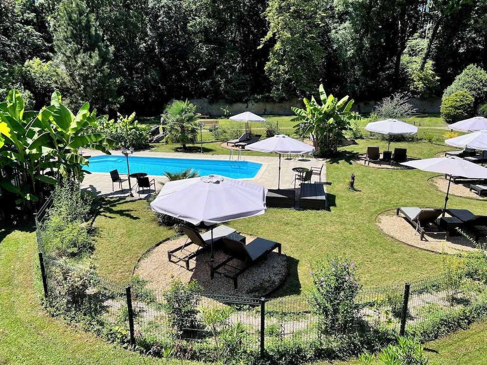Chateau de Challanges 62/70