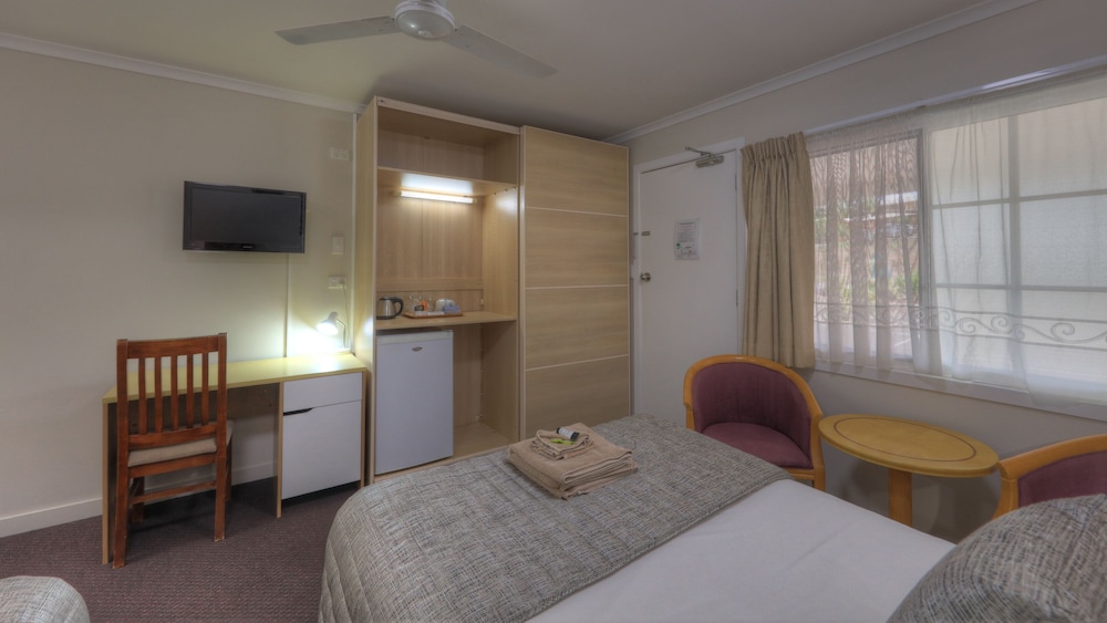 ATHERTON HINTERLAND MOTEL 19/40
