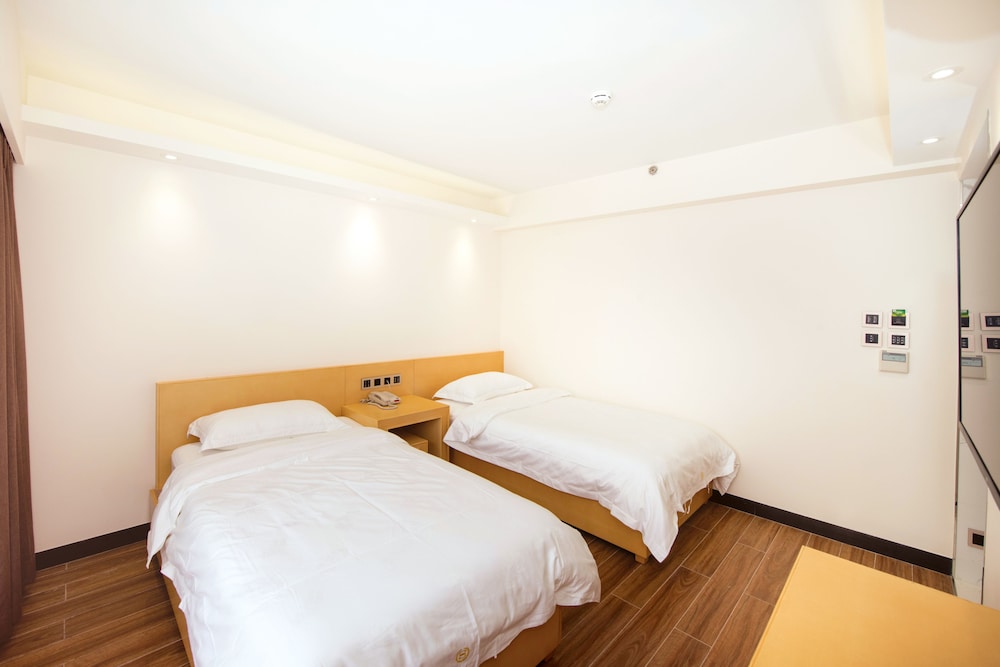 San Tung Fong Commercial Inn South Wing 12/21