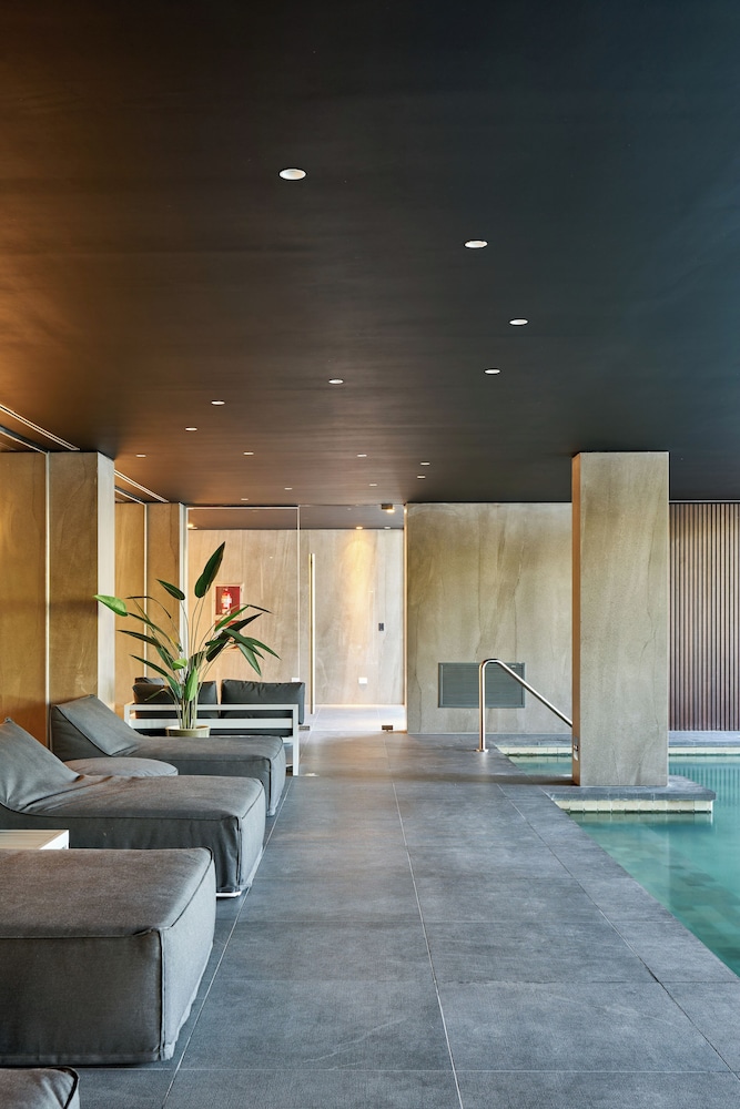 Almarena Puerto Retiro, Affiliated by Melia 27/61