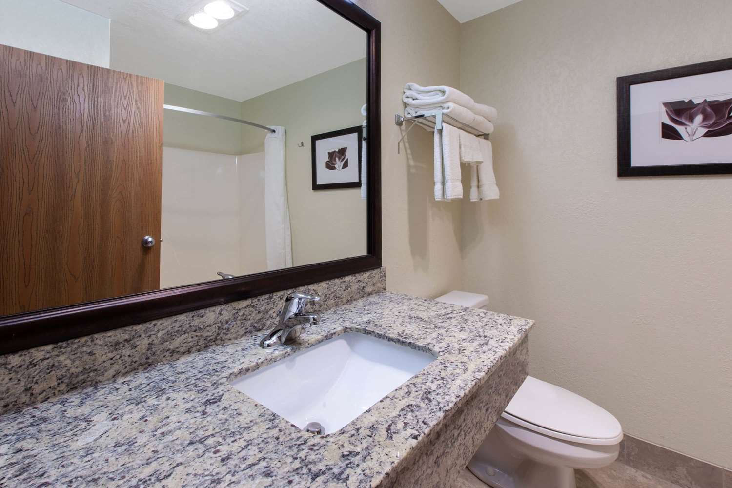 Quality Inn Petoskey 15/18