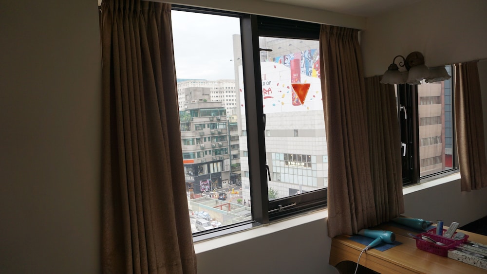 Chian Huei Business Hotel 55/69