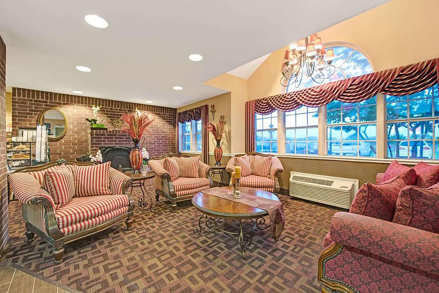 Super 8 by Wyndham San Antonio Downtown NE 4/8
