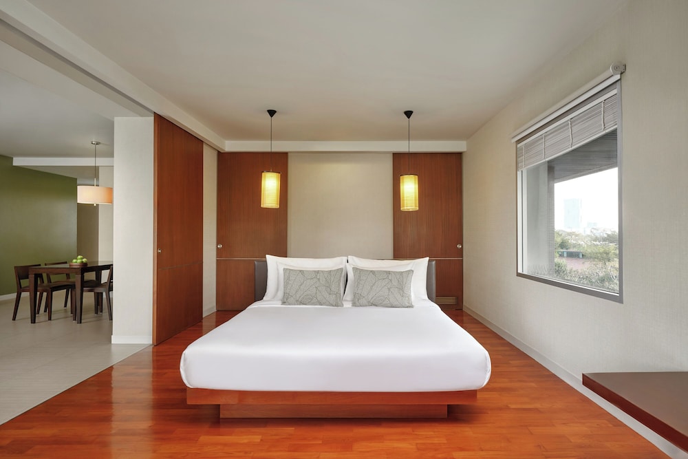 1 BEDROOM, FAMILY SUITE, DELUXE