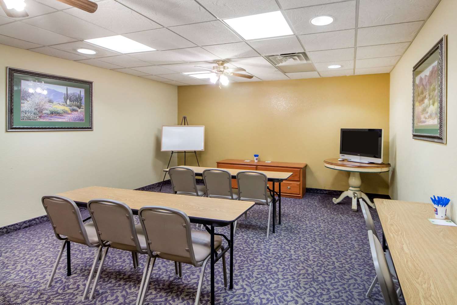 Quality Inn and Suites MidAmerica Industrial Park Area 18/21
