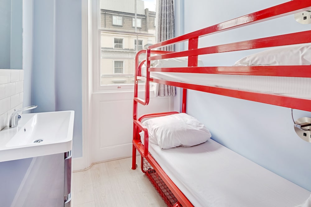 FEMALE DORM, 4 BEDS, SHARED BATHROOM
