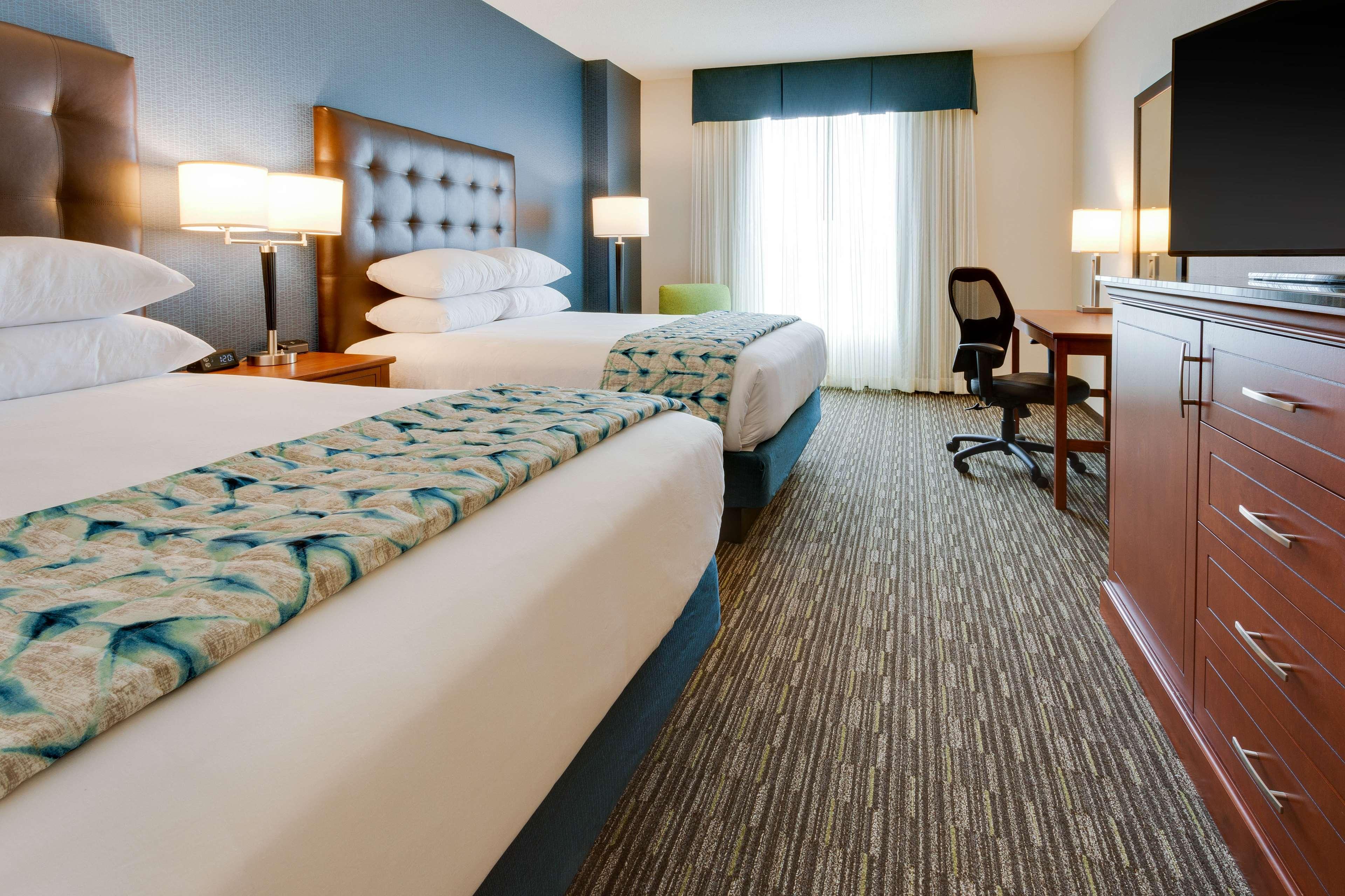 Howard Johnson Inn Columbia 12/50