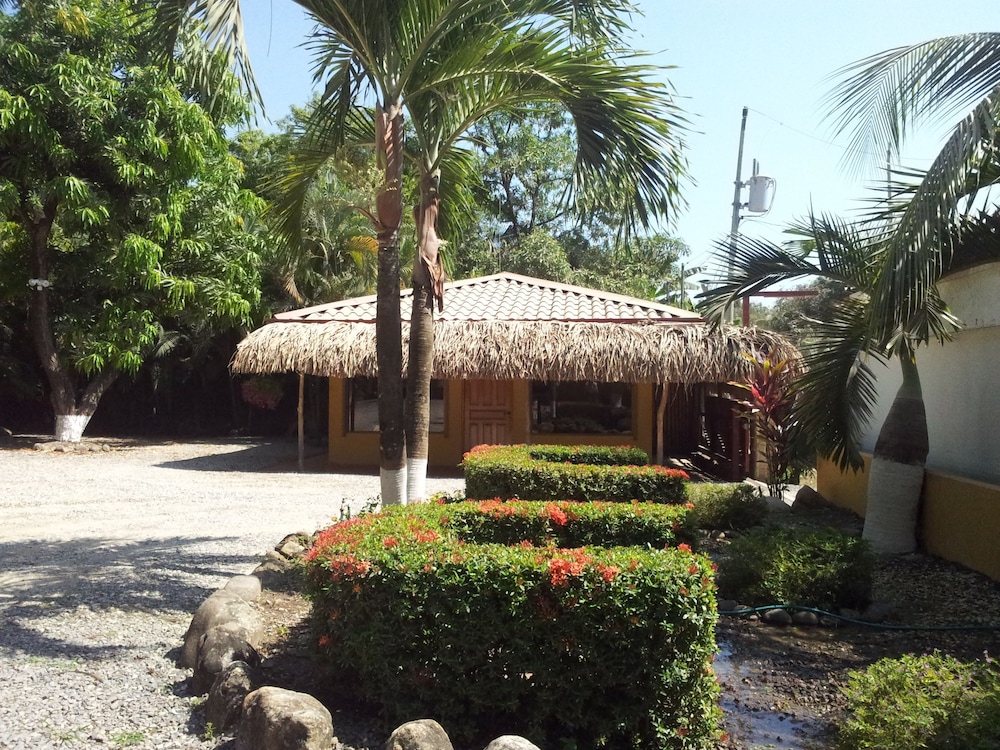 Esencia Hotel And Villas 11/65