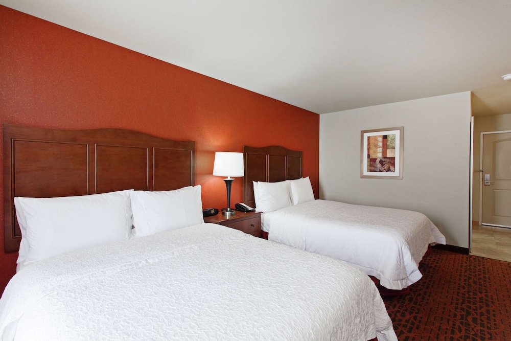 Hampton Inn and Suites Seattle-Airport/28th Ave 7/31