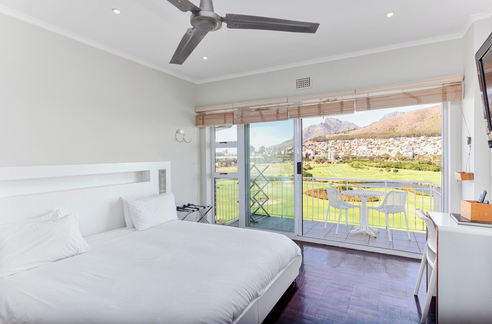 Mouille Point Village 13/50