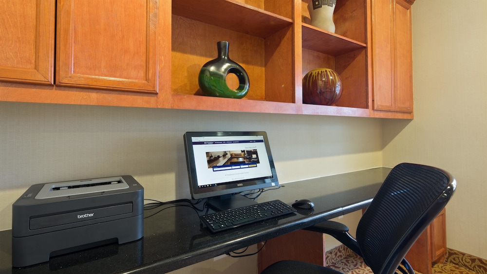Best Western Cleveland Inn & Suites 17/17