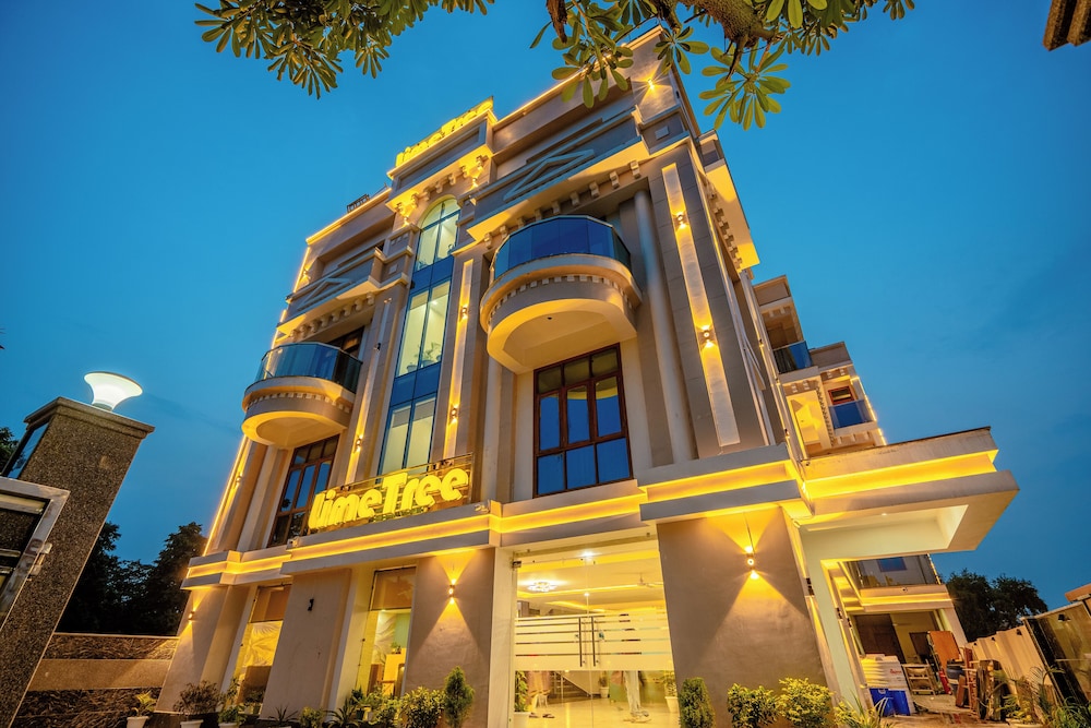 Lime Tree Hotels & Banquet Greater Noida 1/50