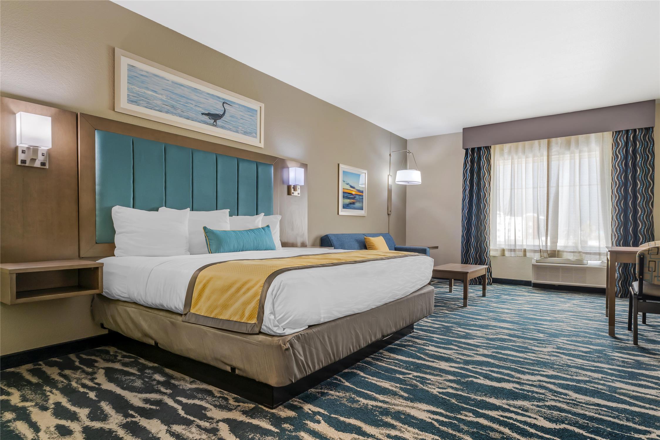 Room, King Bed, Bay View, Sofa, Kitchenette