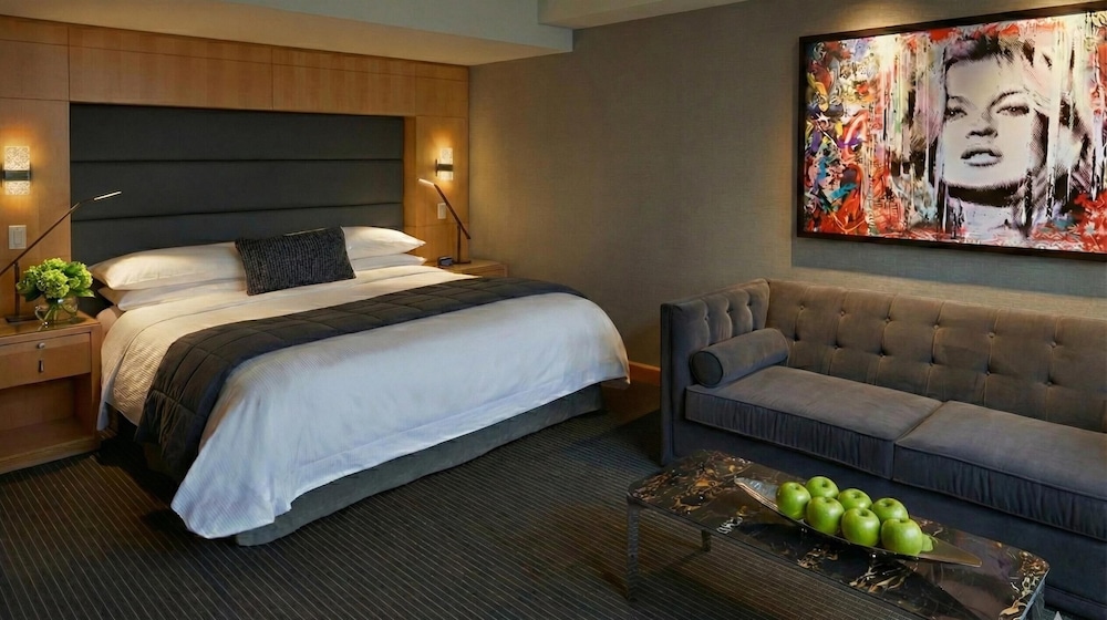 LUXURY, KING BED