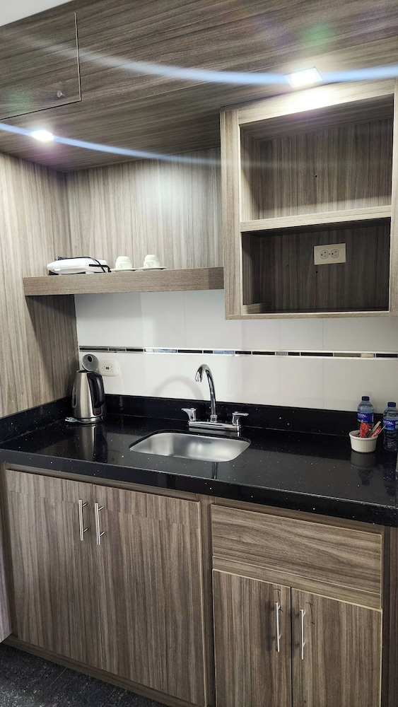 Hotel BE Suites Cali 4/50