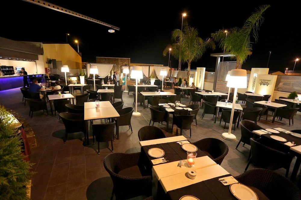 Hotel Triana 24/46