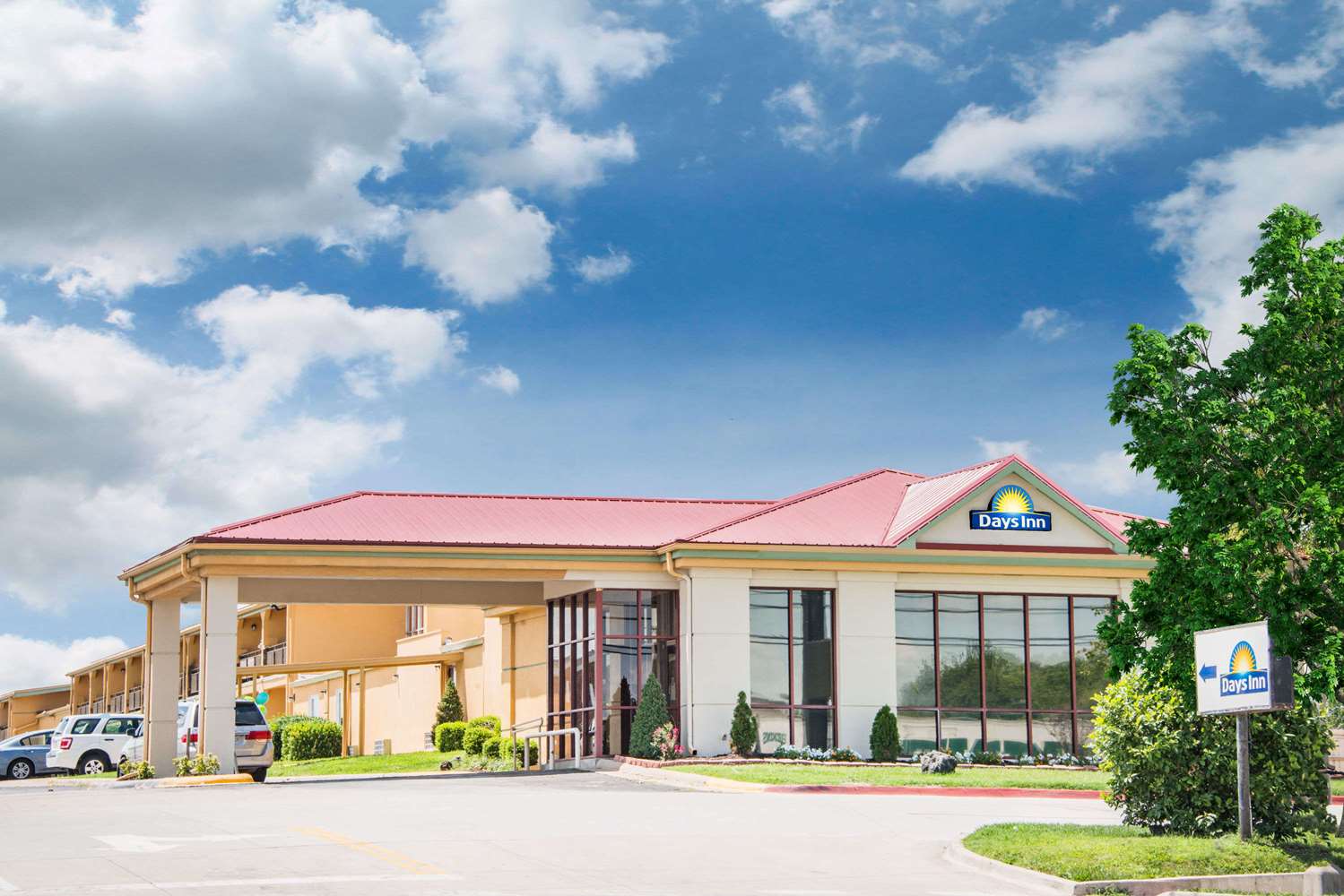 Days Inn by Wyndham Joplin 2/32