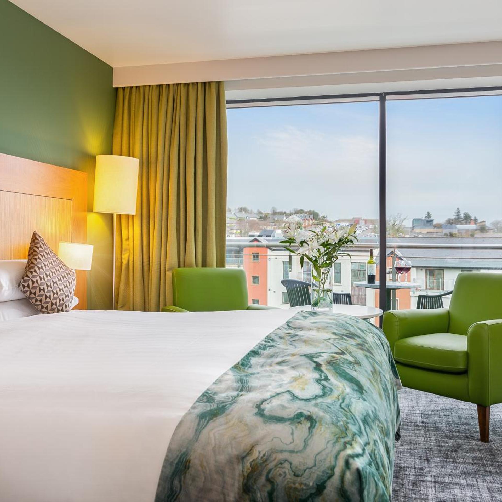 Deluxe, Double Bed, River View, Glasshouse Hotel 7/9