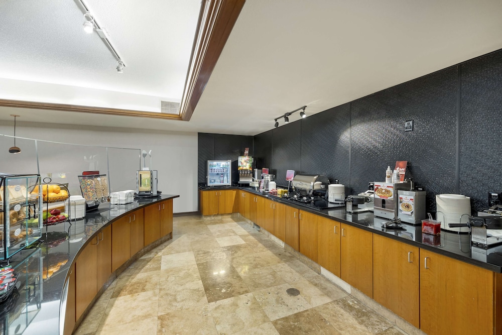 Lobby at Best Western Plus Henderson Hotel, HENDERSON - NV