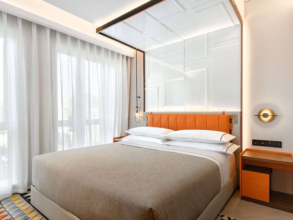 ROOM, KING BED, ACCESSIBLE