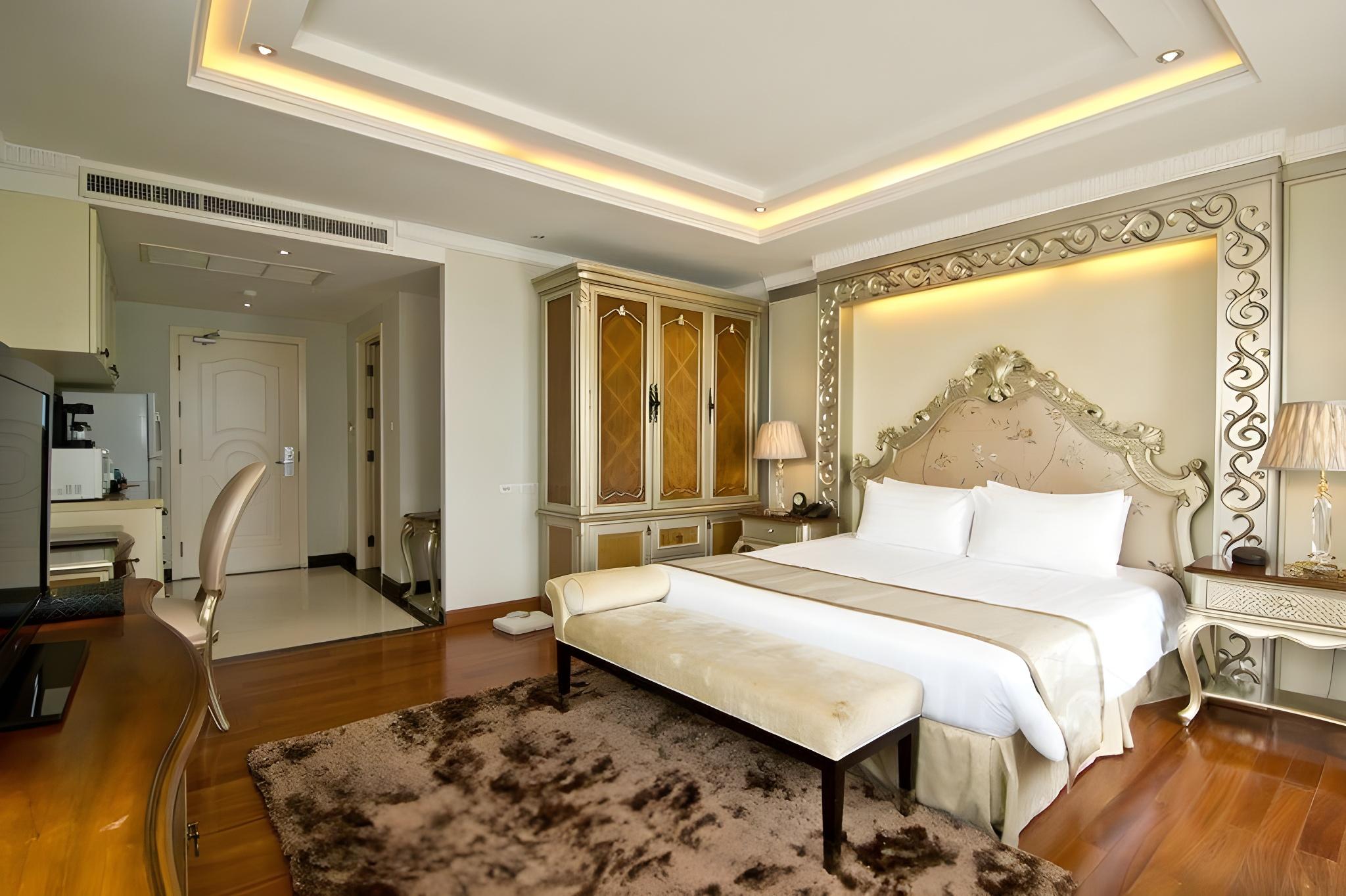 Premier, King Bed, Beach Front