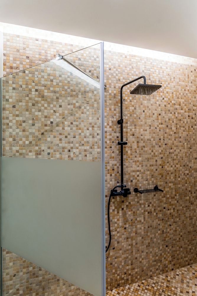 Marvarit Suites 20/50