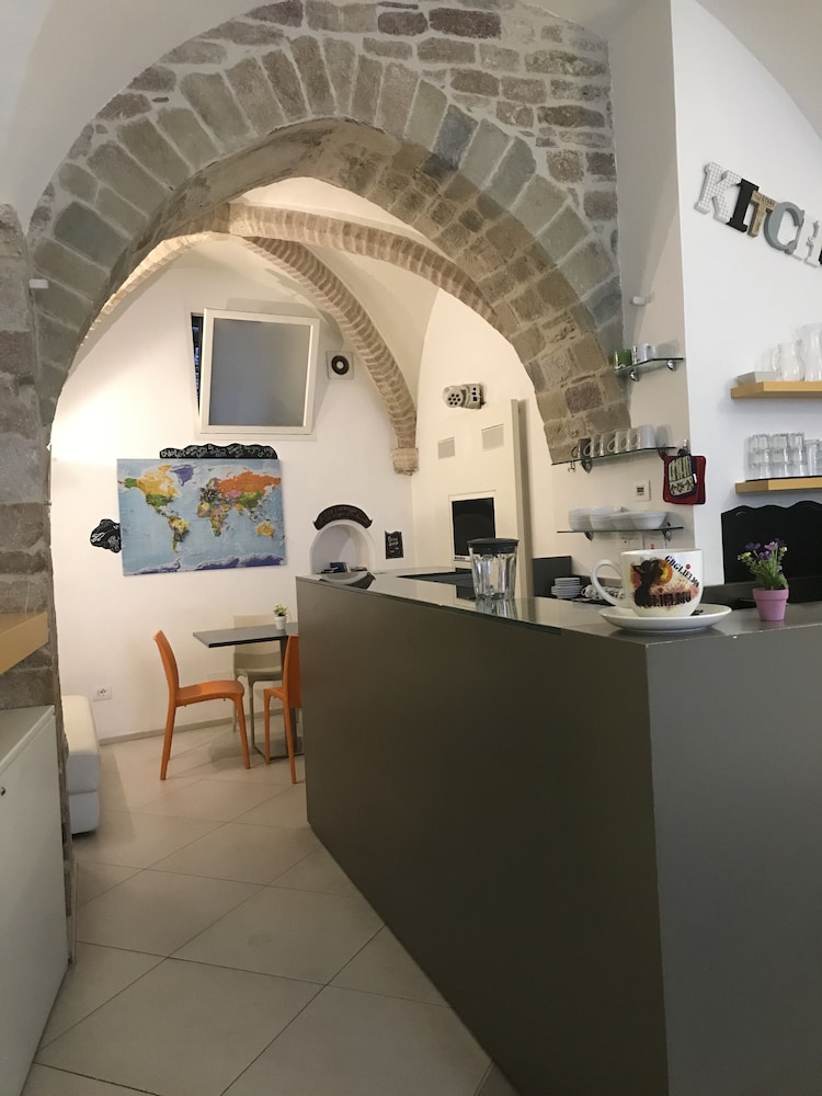 Little Italy Hostel 1/32
