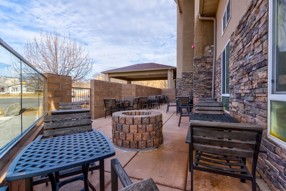 Comfort Inn And Suites 20/29